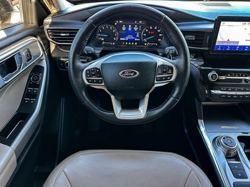 Used 2021 Ford Explorer Limited w/ Equipment Group 301A RWD image 22
