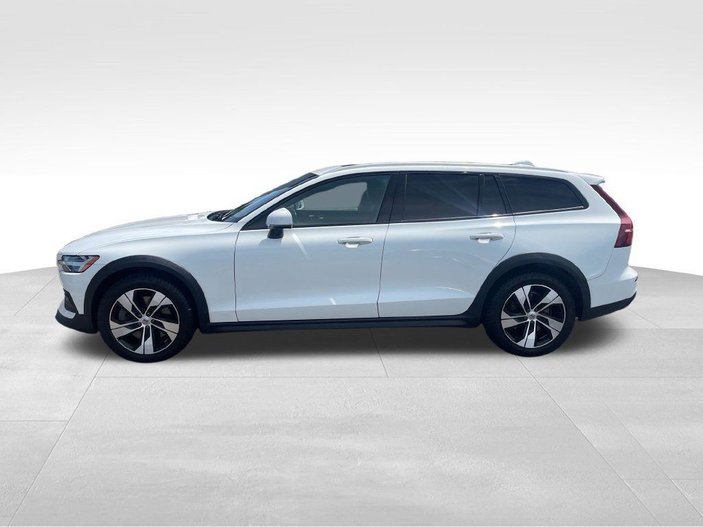 Used 2020 Volvo V60 T5 Cross Country w/ Protection Package AWD/4WD image 5