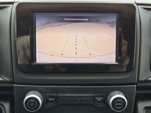 Used 2025 RAM ProMaster 2500 w/ Convenience Group FWD image 18