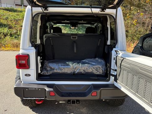 New 2026 Jeep Wrangler Rubicon image 17