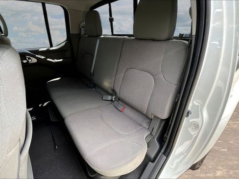 Used 2021 Nissan Frontier SV w/ Midnight Edition Floor Mats AWD/4WD image 25