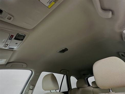 Used 2019 Subaru Outback 2.5i Premium image 11