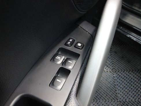 Used 2015 Hyundai Veloster w/ Option Group 02 FWD image 13