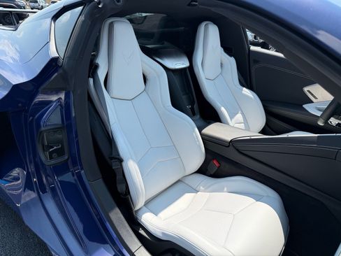 Used 2025 Chevrolet Corvette Stingray Preferred Cpe w/ Chrome Exterior Badge Package RWD image 30