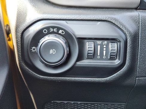 Used 2018 Jeep Wrangler Sport AWD/4WD image 13