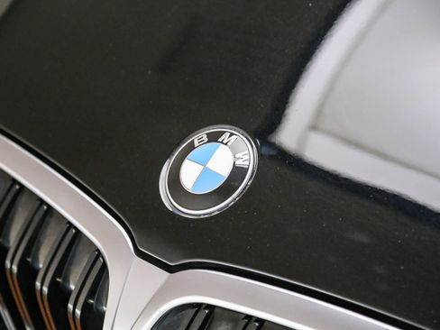 Certified 2023 BMW 330i Sedan w/ Premium Package RWD image 9