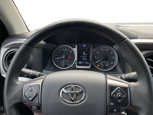 Used 2021 Toyota Tacoma SR5 AWD/4WD image 12