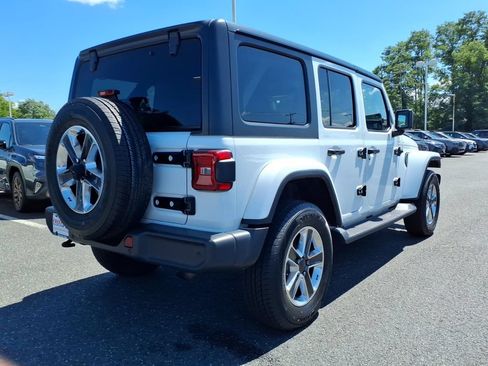 Used 2018 Jeep Wrangler Unlimited Sahara AWD/4WD image 19