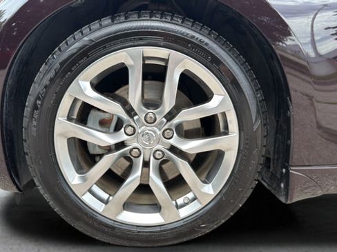 Used 2010 Nissan 370Z Touring RWD image 40