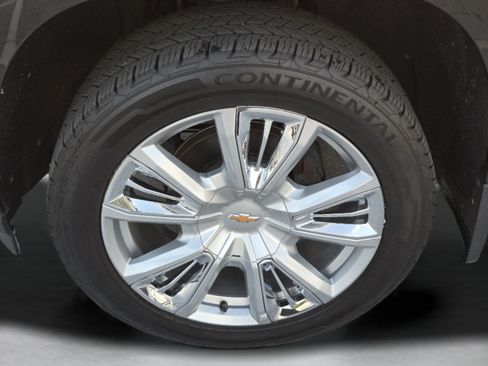 Used 2019 Chevrolet Silverado 1500 High Country w/ Technology Package AWD/4WD image 33