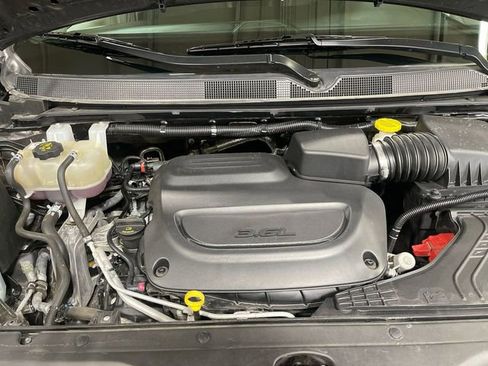 Used 2023 Chrysler Voyager LX FWD image 25