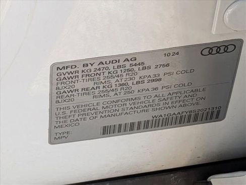 Certified 2025 Audi Q5 2.0T Premium image 18