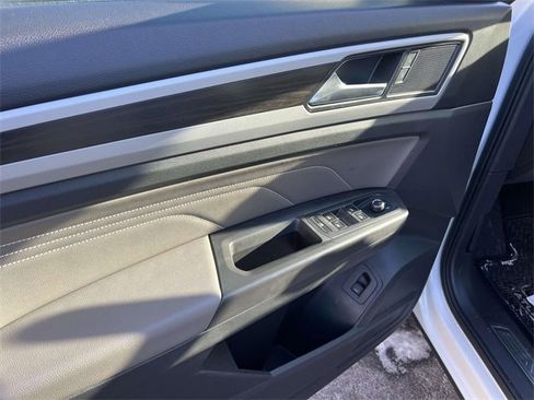 Certified 2023 Volkswagen Atlas SE image 14