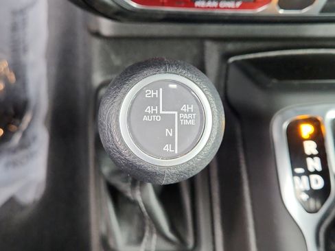 Used 2024 Jeep Wrangler Unlimited AWD/4WD image 24