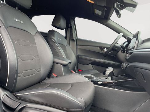 Used 2022 Kia Forte GT-Line w/ GT-Line Technology Package FWD image 4