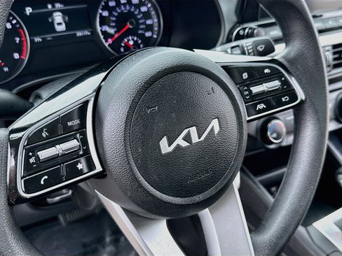 Used 2023 Kia Forte LXS w/ LXS Technology Package FWD image 12