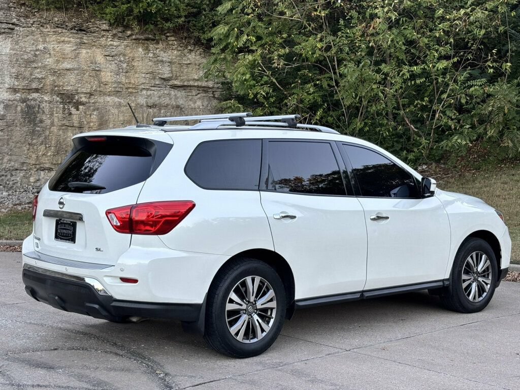 Used 2018 Nissan Pathfinder SL FWD image 3