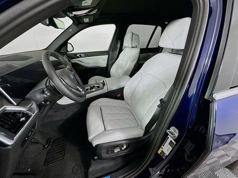 Used 2026 BMW X5 xDrive50e w/ Premium Package image 26