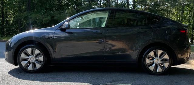 Used 2024 Tesla Model Y Long Range RWD image 4