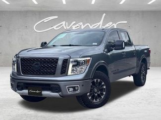 Used 2018 Nissan Titan PRO-4X w/ Pro-4x Convenience Package AWD/4WD video 1