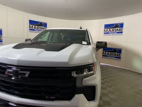 Used 2025 Chevrolet Silverado 1500 LT Trail Boss w/ Convenience Package II AWD/4WD image 5