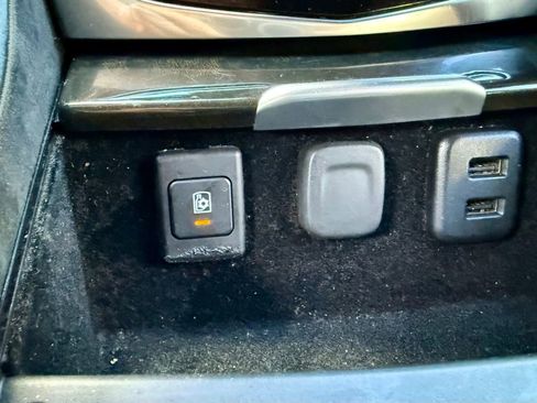 Used 2018 Cadillac Escalade ESV Platinum RWD image 41
