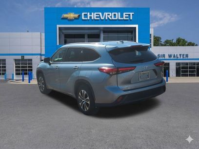 Used 2021 Toyota Highlander XLE