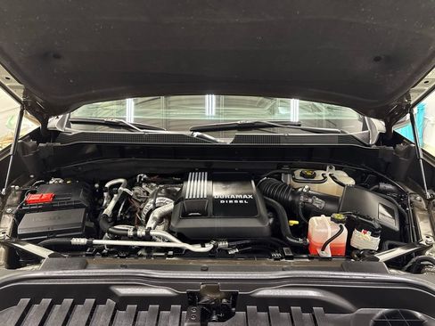 Used 2023 Chevrolet Silverado 1500 High Country w/ Technology Package AWD/4WD image 11