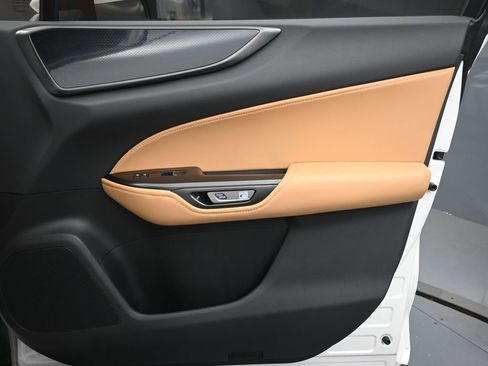 Used 2024 Lexus NX 250 FWD w/ Towing Package (2000 Lbs) image 29