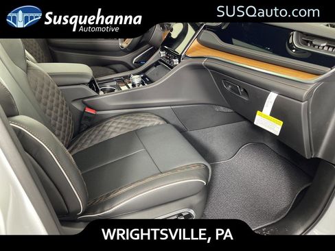 Used 2022 Jeep Grand Cherokee Summit image 32