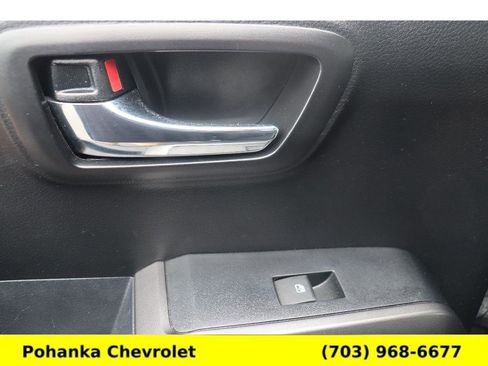 Used 2019 Toyota Tacoma TRD Sport AWD/4WD image 25