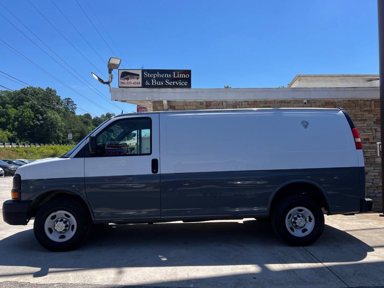 Used 2014 Chevrolet Express 2500 RWD image 3