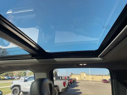 Used 2018 Ford F150 Lariat w/ Equipment Group 502A Luxury image 13