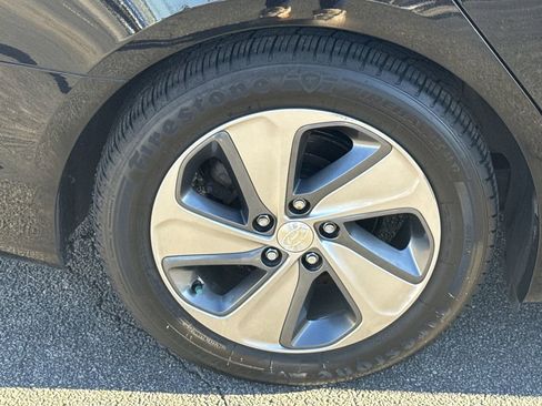 Used 2017 Hyundai Sonata Limited image 17