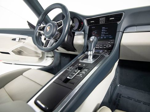 Certified 2017 Porsche 911 Carrera 4S image 32