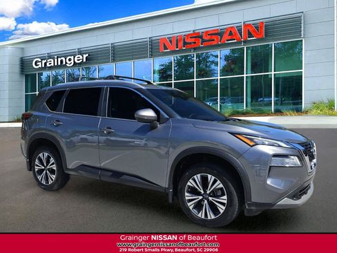 Used 2022 Nissan Rogue SV w/ SV Premium Package FWD image 1