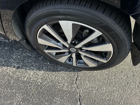 Used 2020 Nissan Sentra SV w/ SV Premium Package FWD image 10