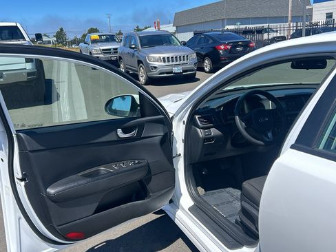 Used 2018 Kia Optima LX FWD image 10
