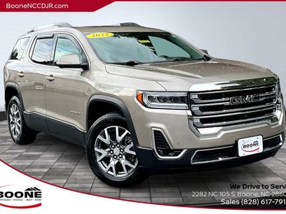 Used 2022 GMC Acadia SLT w/ Technology Package