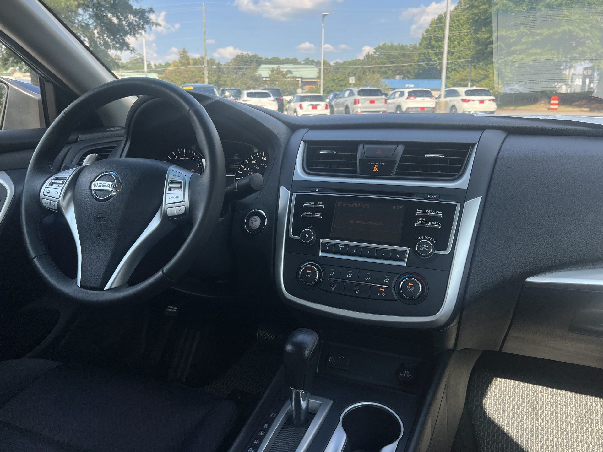 Used 2017 Nissan Altima 2.5 SR FWD image 2