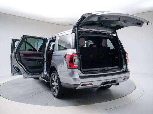 Used 2023 Ford Expedition Limited image 19