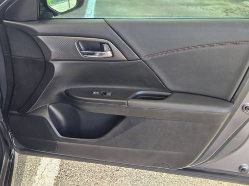 Used 2017 Honda Accord Sport Special Edition image 29