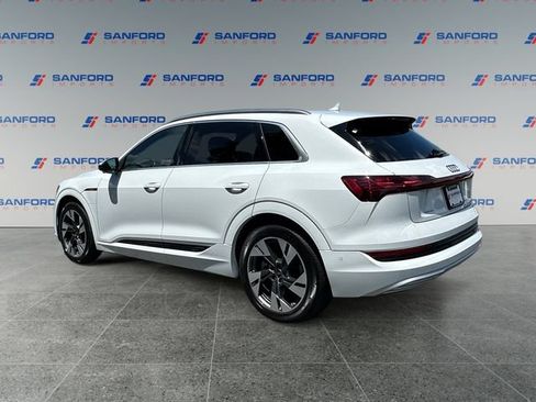 Used 2023 Audi e-tron Premium Plus w/ Premium Plus Package AWD/4WD image 3