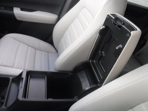 Used 2025 Honda CR-V EX-L image 19