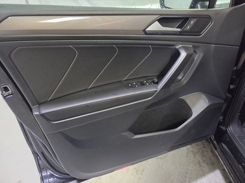 Used 2023 Volkswagen Tiguan SE w/ Panoramic Sunroof Package AWD/4WD image 21