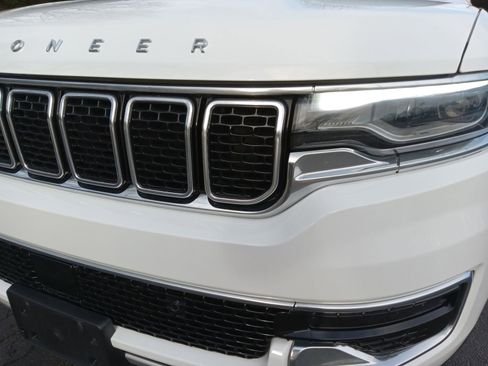 Used 2022 Jeep Wagoneer Series II AWD/4WD image 7