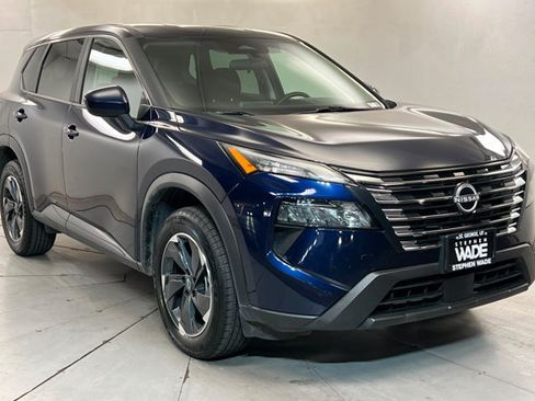 Used 2025 Nissan Rogue SV AWD/4WD image 7