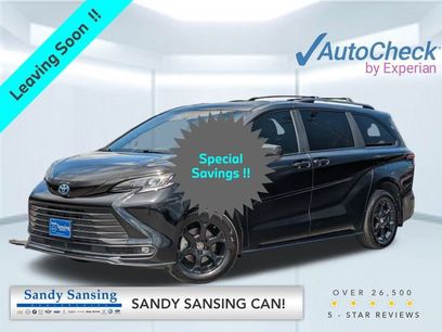 Used 2025 Toyota Sienna XLE Woodland Edition