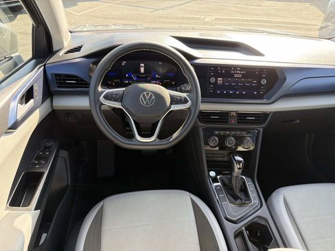 Certified 2023 Volkswagen Taos SE w/ Panoramic Sunroof Package FWD image 8