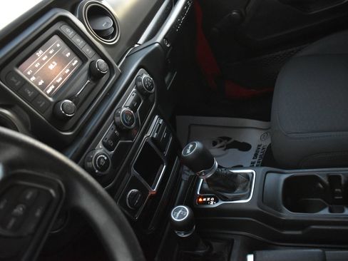 Used 2021 Jeep Wrangler Unlimited Sport image 22